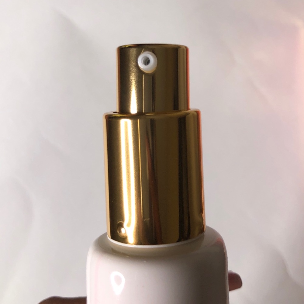 Peach perfect foundation (Too faced) - Picture 4 of 4